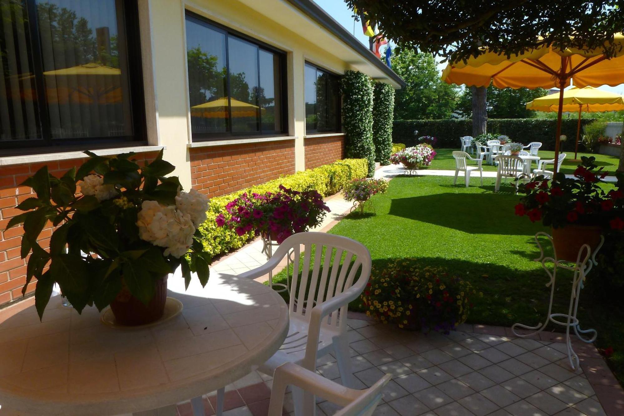 Hotel Versilia Lido di Camaiore Zewnętrze zdjęcie