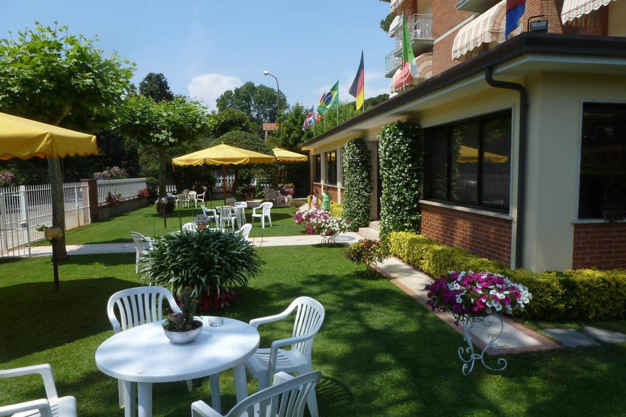 Hotel Versilia Lido di Camaiore Zewnętrze zdjęcie