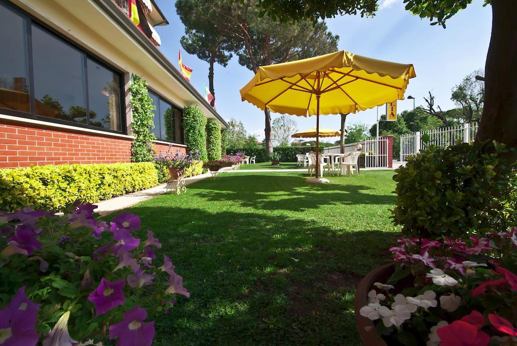 Hotel Versilia Lido di Camaiore Zewnętrze zdjęcie